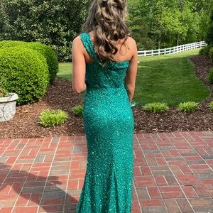 Aleta size 2 prom/formal dress